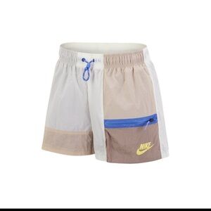 NIKE Sportswear Icon Clash Women's Shorts In Cream Size Small